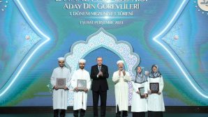 DİYANET AKADEMİSİ İLK MEZUNLARINI VERDİ